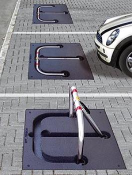 Parkplatzbügel mit Bodenwanne aus Recyclinggummi