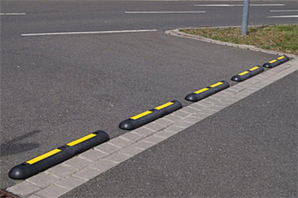 Fahrbahnschwelle