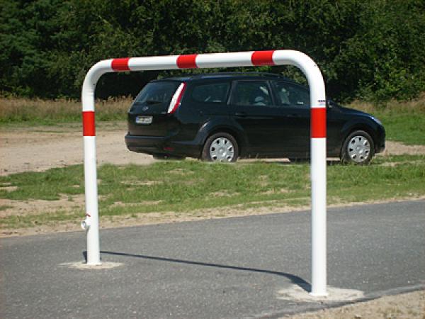 Absperrbügel aus Stahlrohr Ø 60 mm herausnehmbar und drehbar