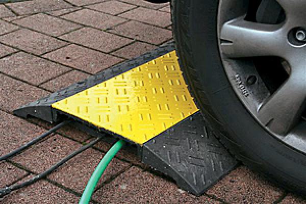 Kabelbrücke mit Deckel aus Recyclingmaterial