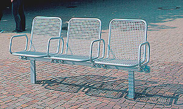 Sitzgruppe mit Stahlgittersitzen Typ PRIO